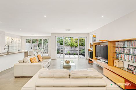 Property photo of 32 Spring Road Caulfield South VIC 3162