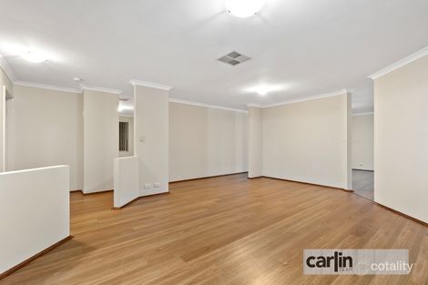 Property photo of 8 Oxburgh Link Success WA 6164