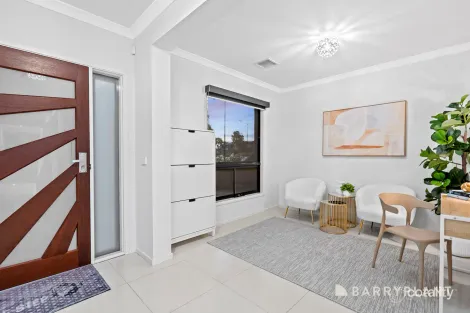 Property photo of 13 Pine Park Drive Wollert VIC 3750