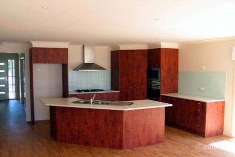 Property photo of 41 Spring Circuit Pakenham VIC 3810