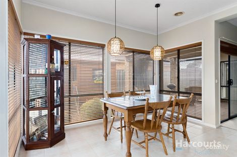 Property photo of 19 Red Oaks Way South Morang VIC 3752