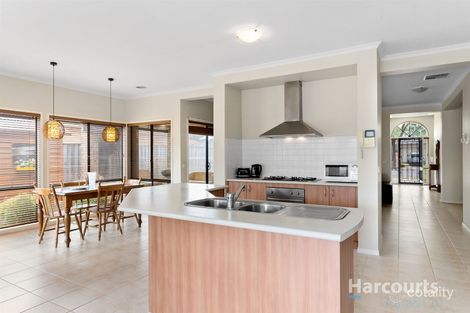 Property photo of 19 Red Oaks Way South Morang VIC 3752