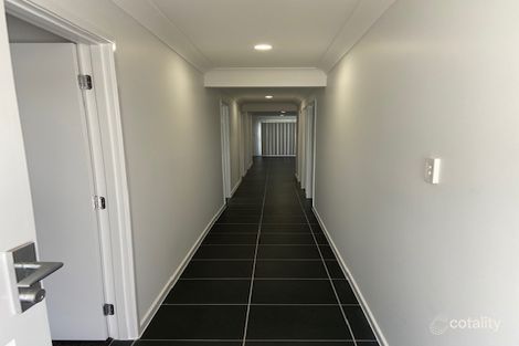 Property photo of 1/44 Mackellar Way Walloon QLD 4306