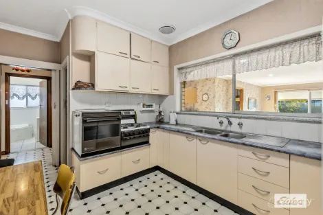 Property photo of 13 Gordon Street Wodonga VIC 3690