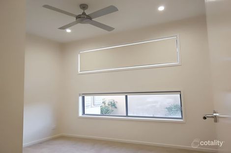 Property photo of 1073 Edgecliff Drive Hope Island QLD 4212