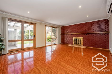 Property photo of 8 Pentland Court Glen Waverley VIC 3150