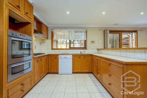 Property photo of 8 Pentland Court Glen Waverley VIC 3150