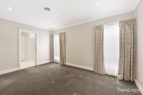 Property photo of 2/32 Stephensons Road Mount Waverley VIC 3149