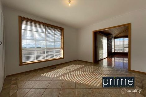 Property photo of 13 Rushden Close Bell Post Hill VIC 3215