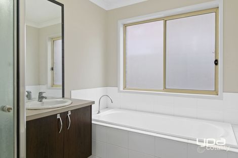 Property photo of 3 Ure Street St Albans VIC 3021