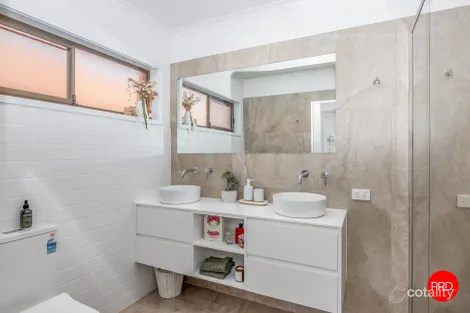 Property photo of 1 Carola Court Kennington VIC 3550