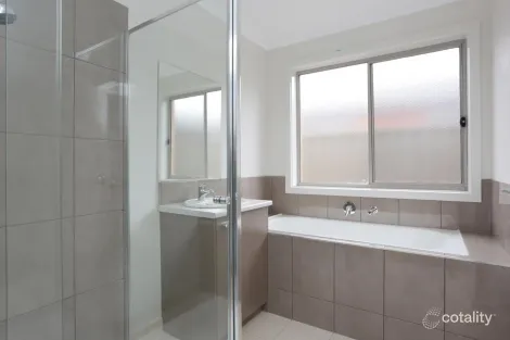 Property photo of 199 Dalray Crescent Kurunjang VIC 3337