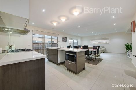 Property photo of 3 Cato Way Pakenham VIC 3810