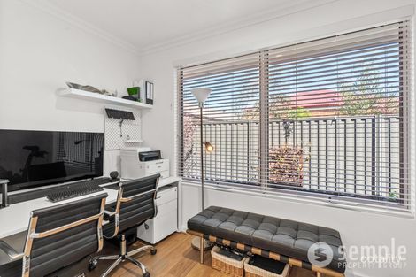 Property photo of 38 Sunstone Boulevard Treeby WA 6164