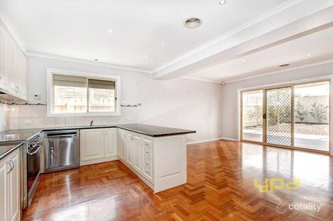 Property photo of 1 Reedy Walk Taylors Hill VIC 3037