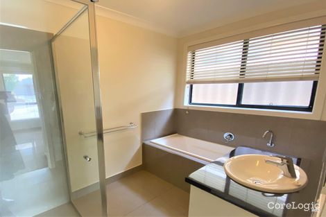 Property photo of 11 Stringybark Court Thurgoona NSW 2640