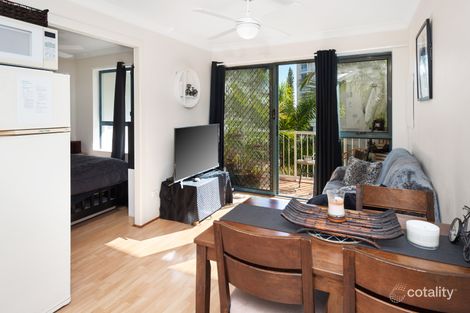 Property photo of 32/9-11 Mountbatten Avenue Main Beach QLD 4217