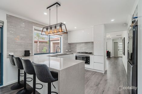 Property photo of 4 Mosel Place Roxburgh Park VIC 3064