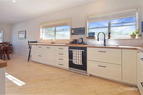 Property photo of 10 Normoyle Crescent Young NSW 2594