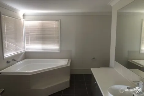 Property photo of 44 Alfred Circuit Calamvale QLD 4116