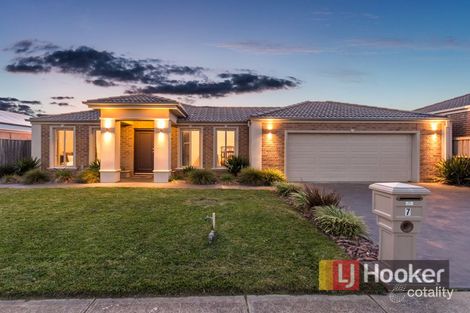 Property photo of 7 Honey Myrtle Way Cranbourne VIC 3977