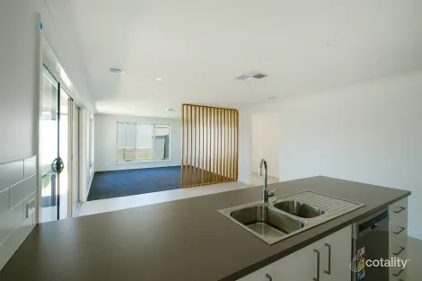 Property photo of 2/1 Peacock Avenue West Wodonga VIC 3690