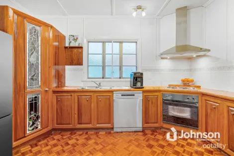 Property photo of 13 Allen Street Wynnum QLD 4178