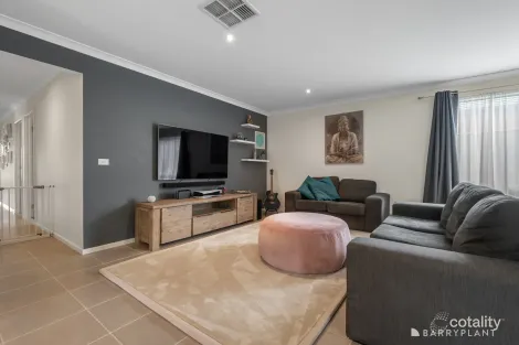 Property photo of 38 Embleton Chase Weir Views VIC 3338