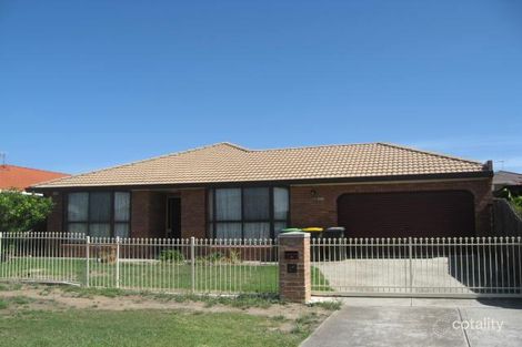 40 Meadowbank Dr, Sunshine North, VIC 3020