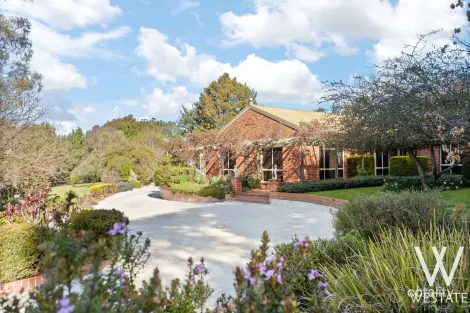 Property photo of 24 Wigmore Drive Robin Hill NSW 2795