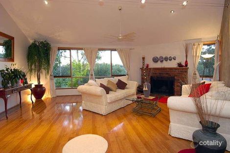 Property photo of 11 Darkan Court Eltham VIC 3095