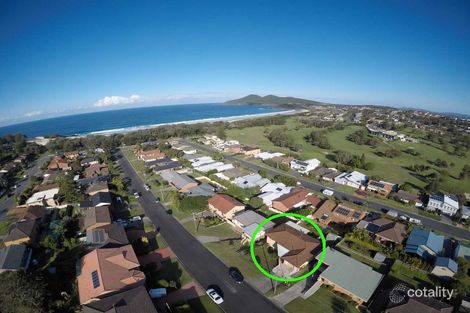 Property photo of 22 Colliton Parade Forster NSW 2428
