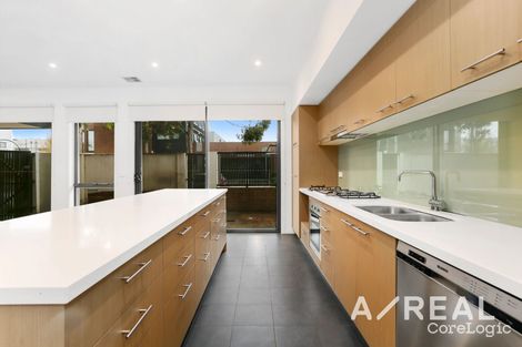 Property photo of 32 Beaurepaire Parade Footscray VIC 3011