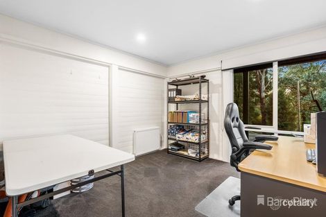 Property photo of 11 Jeanne Street Cockatoo VIC 3781