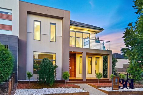 Property photo of 31 The Esplanade Caroline Springs VIC 3023