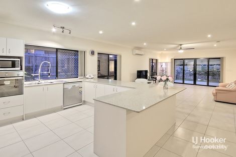 Property photo of 11 Colebrook Crescent Doolandella QLD 4077