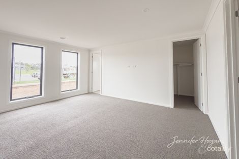 Property photo of 64 Barrel Road Drouin VIC 3818