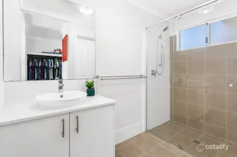 Property photo of 40 Currajong Crescent Craigie WA 6025