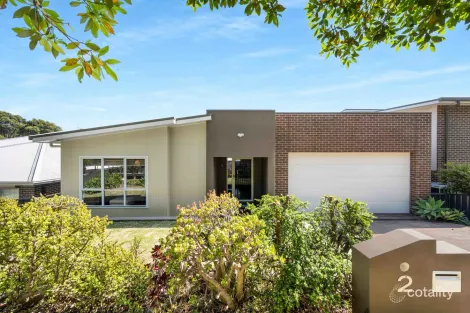 Property photo of 2 Hook Close Shell Cove NSW 2529