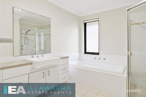 Property photo of 16 Bendoura Crescent Flinders NSW 2529