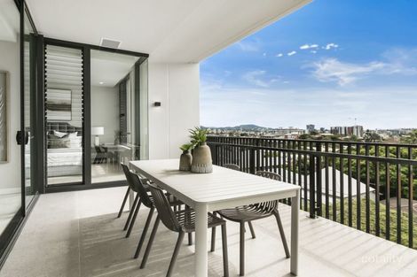 Property photo of 403/8 Colton Street Highgate Hill QLD 4101