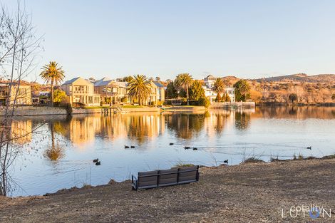 Property photo of 7 Waterview Gardens Jerrabomberra NSW 2619