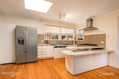 Property photo of 40 Cabernet Crescent Bundoora VIC 3083