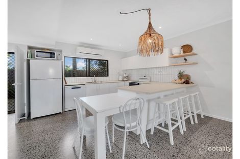 Property photo of 2/28 Mimosa Street Holloways Beach QLD 4878
