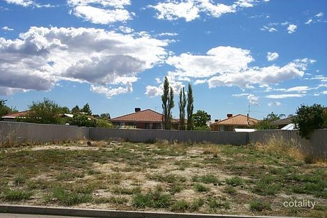 17 Lemon Gr, Seville Grove, WA 6112