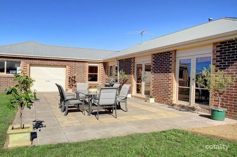 Property photo of 11 Piping Lane Mount Martha VIC 3934
