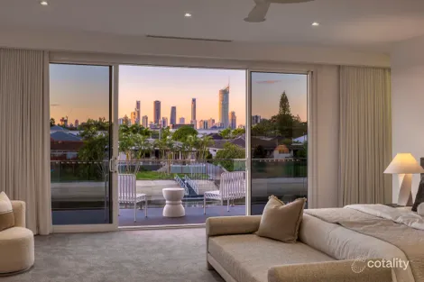 Property photo of 9 Grant Place Broadbeach Waters QLD 4218