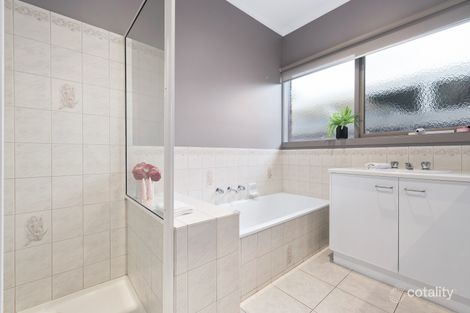 Property photo of 8 Stockdale Close Ferntree Gully VIC 3156