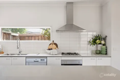 Property photo of 19 Wright Circuit Fraser Rise VIC 3336