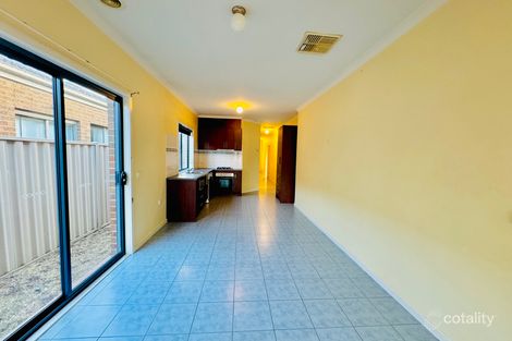 Property photo of 2/6 Assumption Close Truganina VIC 3029